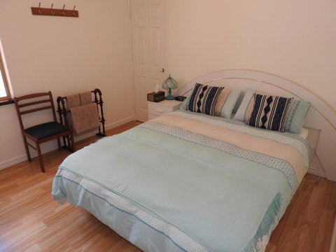 The Royal Dolphin Bed & Breakfast Safety Bay - Go Out 18