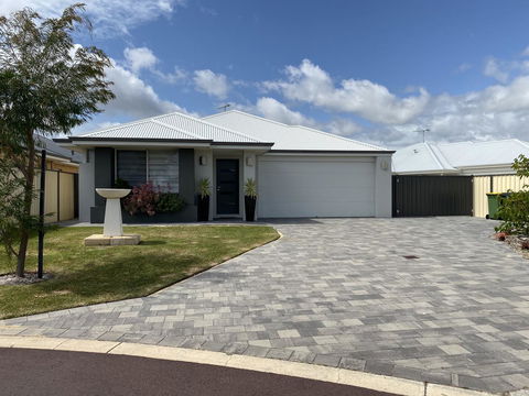 Be Wowed By Bayou - Busselton - Go Out 0