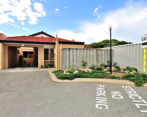 Ocean View Villas - 2 Bedroom Villa In Quiet Complex - Go Out 11