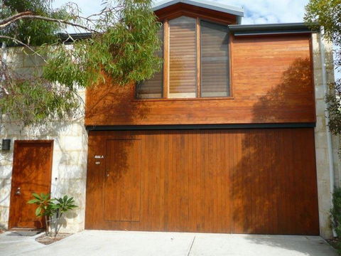 Fremantle Beach Studio - Pubs and Clubs 11