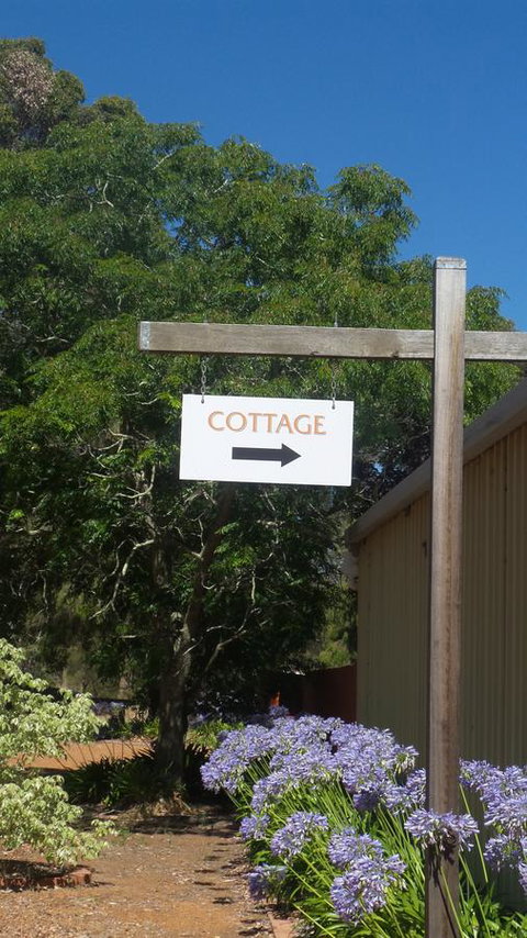 Windfall Estate Vineyard Cottage - Go Out 14