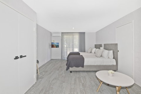Atrium Hotel Mandurah - Pubs and Clubs 23