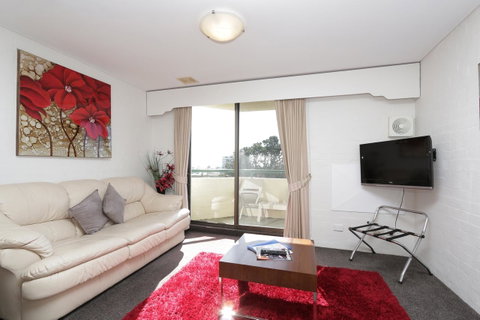 Atrium Hotel Mandurah - Pubs and Clubs 42