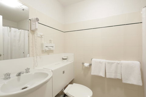 Atrium Hotel Mandurah - Pubs and Clubs 37