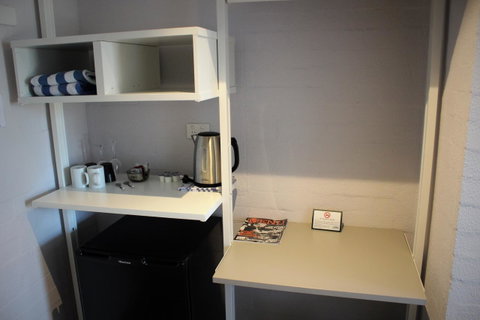 Atrium Hotel Mandurah - Pubs and Clubs 9