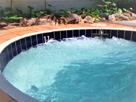Atrium Hotel Mandurah - Pubs and Clubs 24