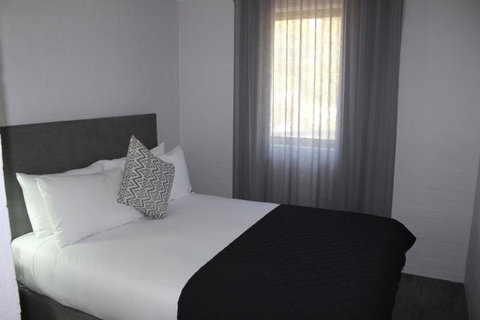 Atrium Hotel Mandurah - Pubs and Clubs 3