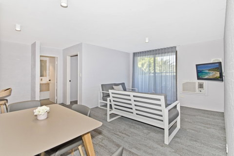 Atrium Hotel Mandurah - Pubs and Clubs 25