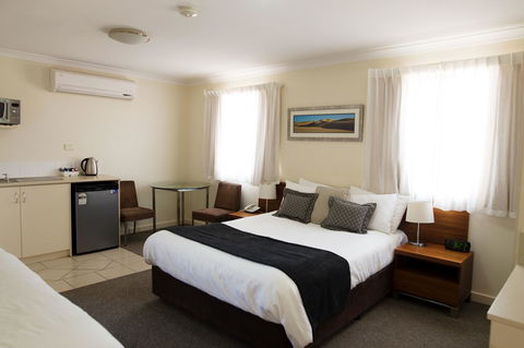 Kalbarri Edge Resort - Pubs and Clubs 18
