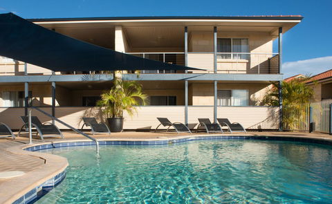 Kalbarri Edge Resort - Pubs and Clubs 0