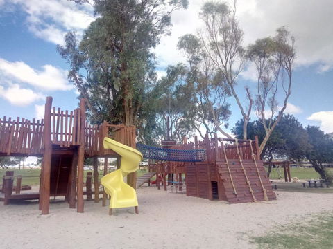 Kalbarri Edge Resort - Pubs and Clubs 23