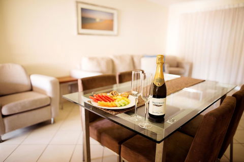 Kalbarri Edge Resort - Pubs and Clubs 9