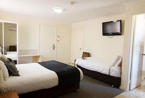 Kalbarri Edge Resort - Pubs and Clubs 13