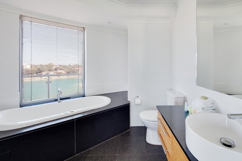 Seashells Mandurah - Pubs and Clubs 20