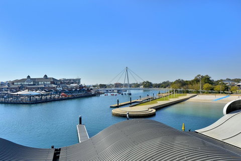 Dolphin Quay Apartments - Pubs and Clubs 7