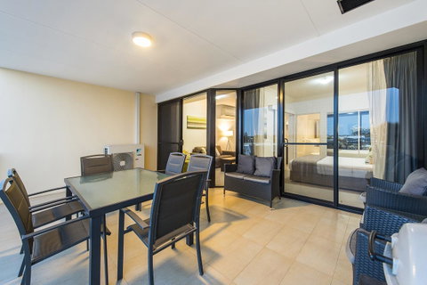 Dolphin Quay Apartments - Pubs and Clubs 38