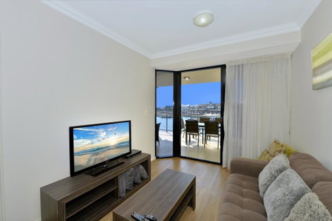 Dolphin Quay Apartments - Pubs and Clubs 2