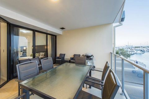 Dolphin Quay Apartments - Pubs and Clubs 25