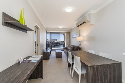 Dolphin Quay Apartments - Pubs and Clubs 33