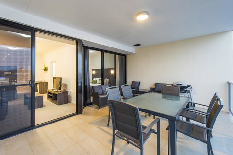 Dolphin Quay Apartments - Pubs and Clubs 37