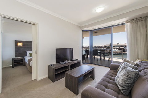 Dolphin Quay Apartments - Pubs and Clubs 31
