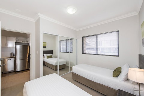 Dolphin Quay Apartments - Pubs and Clubs 43