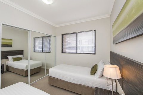 Dolphin Quay Apartments - Pubs and Clubs 41