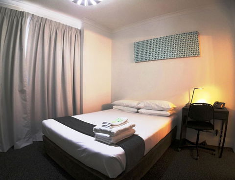 Criterion Hotel Perth - Pubs and Clubs 8