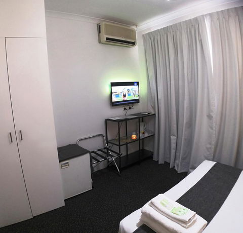 Criterion Hotel Perth - Pubs and Clubs 3
