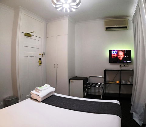 Criterion Hotel Perth - Pubs and Clubs 5