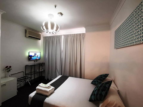 Criterion Hotel Perth - Pubs and Clubs 1