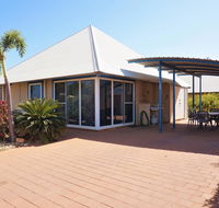 Osprey Holiday Village Unit 122/2 Bedroom - Perfectly neat and tidy apartment - Pubs and Clubs