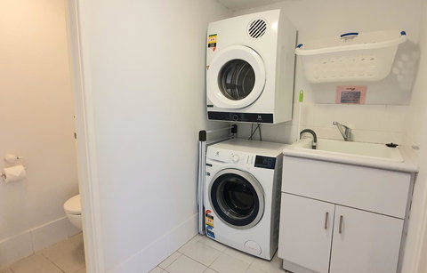 Sandcastles Beachfront Luxury Retreat Apartment - Go Out 8