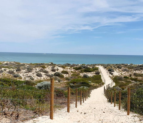 Sandcastles Beachfront Luxury Retreat Apartment - Go Out 26