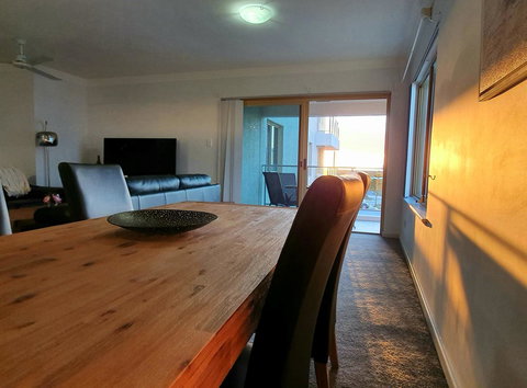 Sandcastles Beachfront Luxury Retreat Apartment - Go Out 24