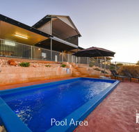 3 Kestrel Place - PRIVATE JETTY  POOL - Pubs and Clubs