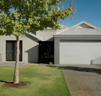 THE SANCTUARY LUXURY HOLIDAY HOME - Pubs and Clubs