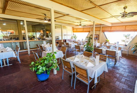 Hospitality Carnarvon, SureStay Collection By Best Western - Pubs and Clubs 26