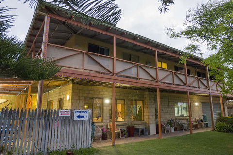 Lancelin Lodge - Pubs and Clubs 0