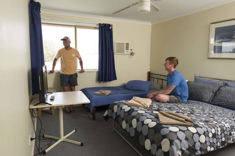 Lancelin Lodge - Pubs and Clubs 32