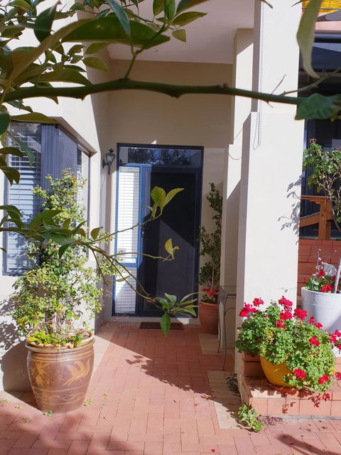 Como Executive Apartment - Pubs and Clubs 3