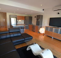 The Arcadia Apartment - Pubs and Clubs