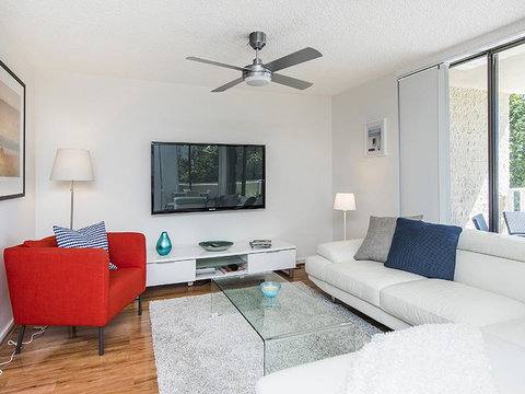South Perth Deluxe Apartment - Go Out 35