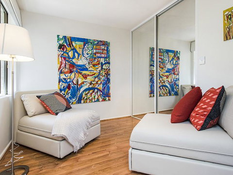 South Perth Deluxe Apartment - Go Out 36