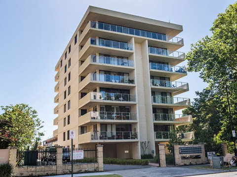 South Perth Deluxe Apartment - Go Out 27