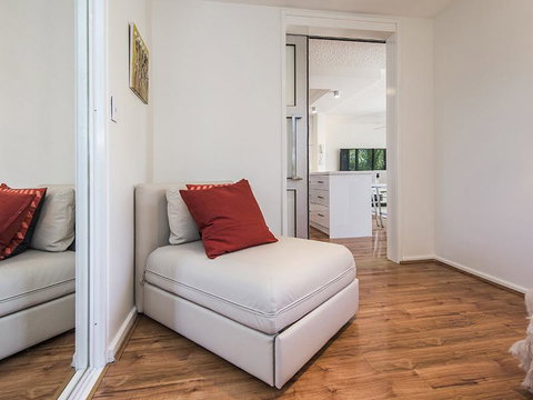 South Perth Deluxe Apartment - Go Out 40