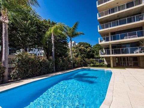 South Perth Deluxe Apartment - Go Out 11