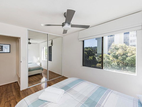 South Perth Deluxe Apartment - Go Out 38