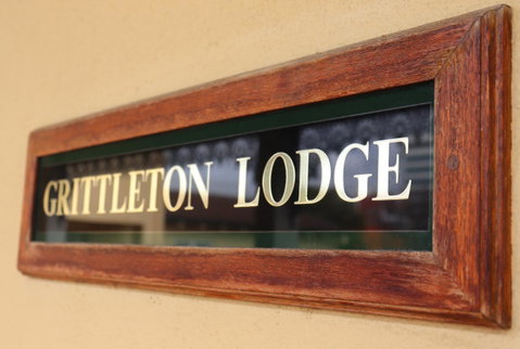 Clifton Motel & Grittleton Lodge - Pubs and Clubs 3