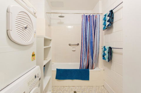 Retro Central Claremont Oasis - Pubs and Clubs 11